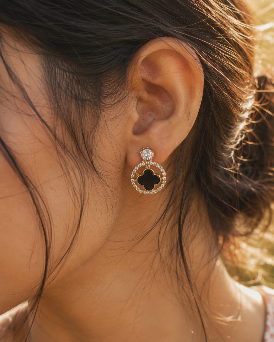 Midnight clover earrings
