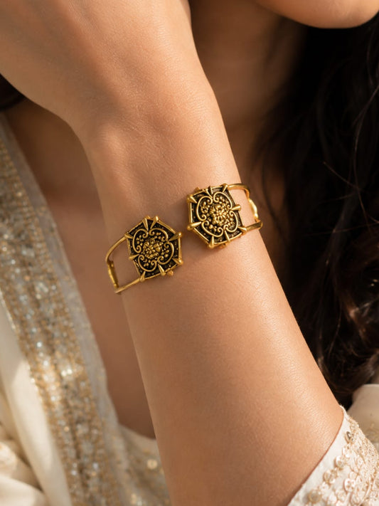 queen bracelet
