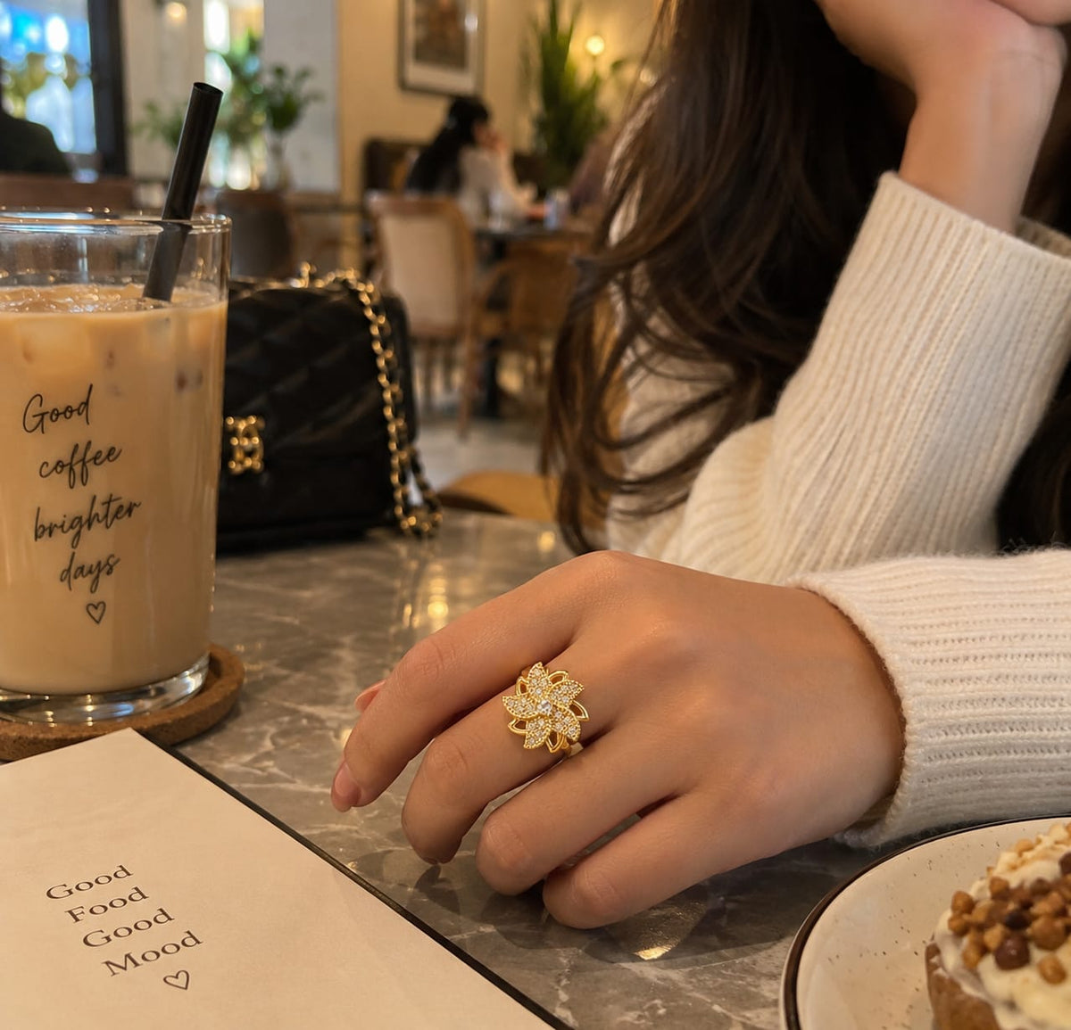 Bloom Floral revolving ring