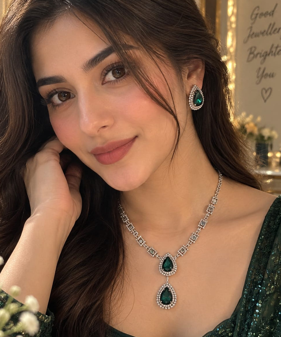 Emerald Teardrop necklace set