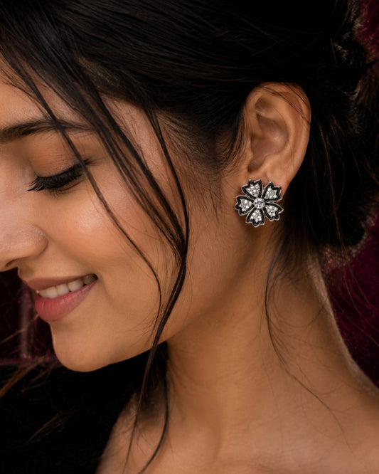 Silent sakura stud earrings