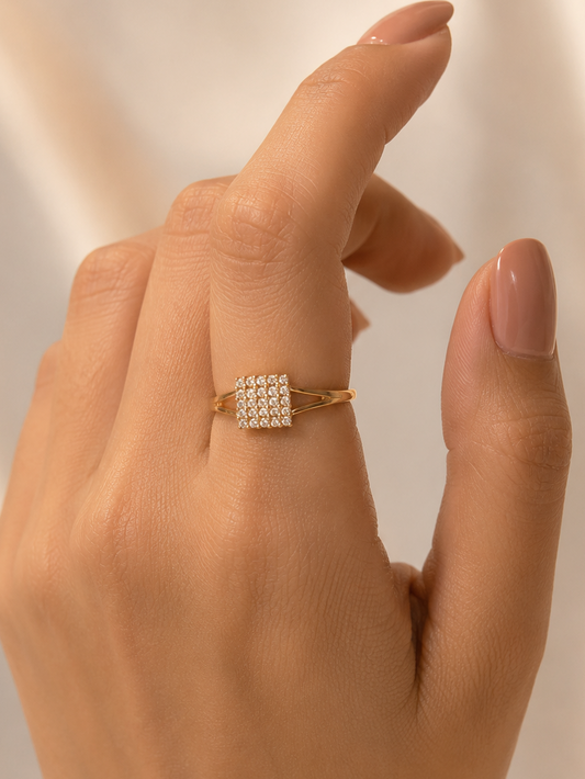 Luxe grid golden ring